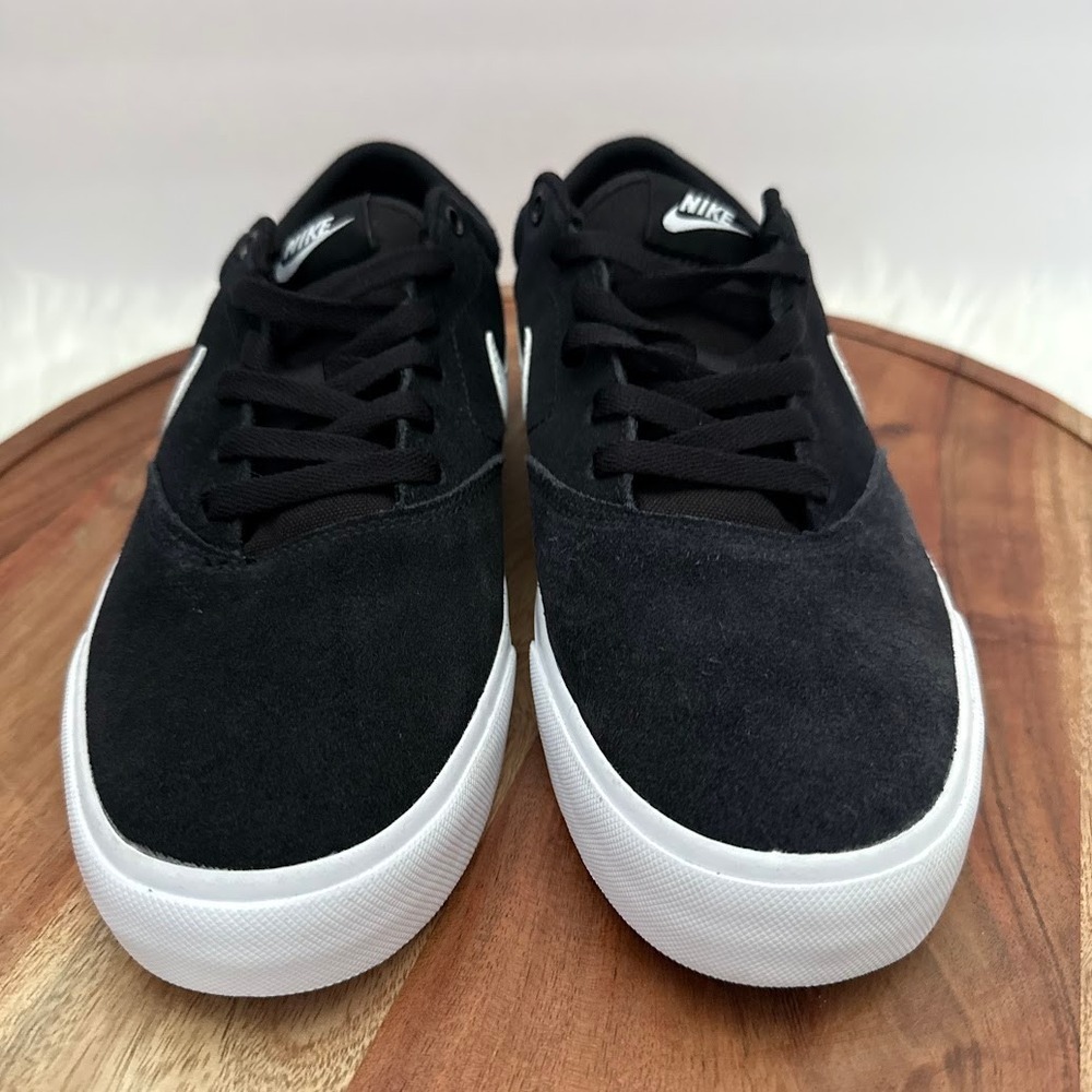 Nike SB Charge Solarsoft Black White Suede Low Top Sneakers IM4399-001 Womens 10 - Picture 5 of 10